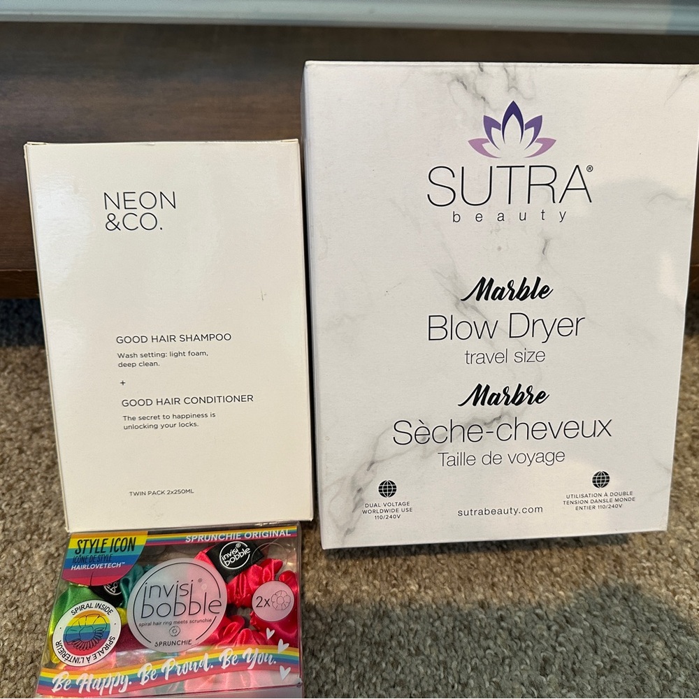 HAIR BUNDLE SUTRA blow dryer Neon & CO shampoo and conditioner INVISI BOBBI